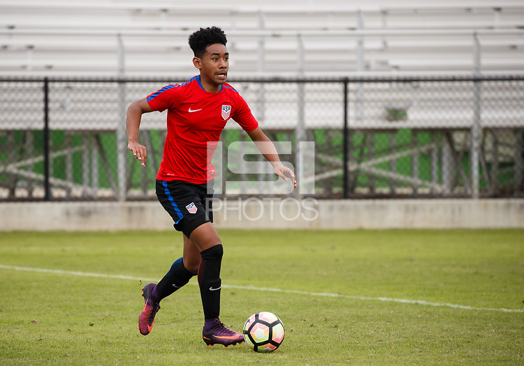 Lakewood Ranch, FL : The US Soccer U-16 MNT plays a friendly match against the U-17 MNT at the Premiere Sports Complex during the Mens Youth National Team Summit in Lakewood Ranch, Fla., on January 8, 2018. (Photo by Casey Brooke Lawson)