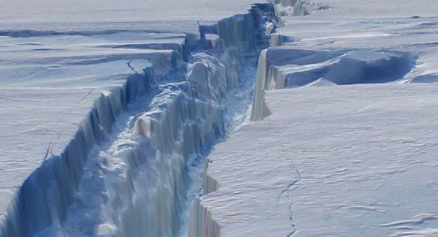 Icy Crisis – another iceberg breaking off Antarctica