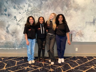 Picture of RHS Journalism Club Officers at the National High School Journalism Convention in Seattle. Picture taken by Lisa Richards (Journalism Adviser).